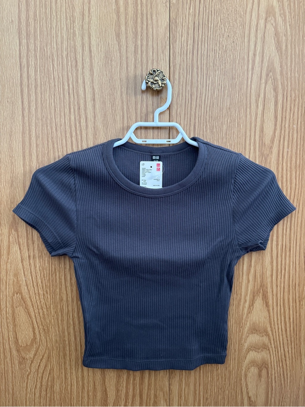 Uniqlo Gray Ribbed Short Sleeve Cropped T-Shirt